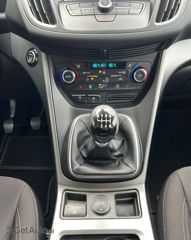 FORD Kuga 1.5 EcoBoost 2x4 Titanium