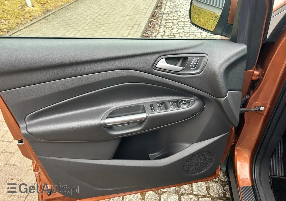 FORD Kuga 1.5 EcoBoost 2x4 Titanium