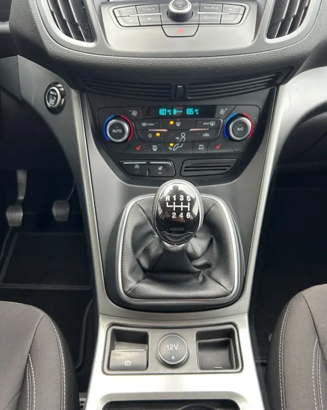 FORD Kuga 1.5 EcoBoost 2x4 Titanium