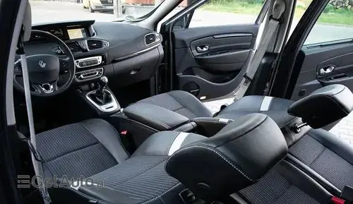RENAULT Grand Scenic 