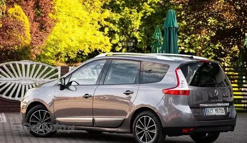 RENAULT Grand Scenic 