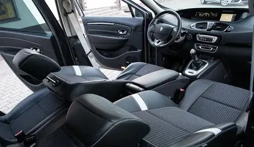 RENAULT Grand Scenic 