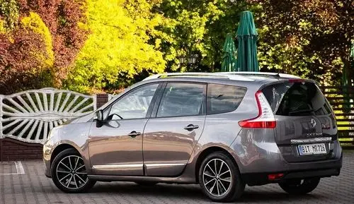 RENAULT Grand Scenic 