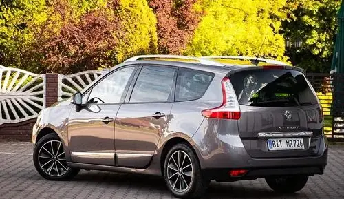 RENAULT Grand Scenic 