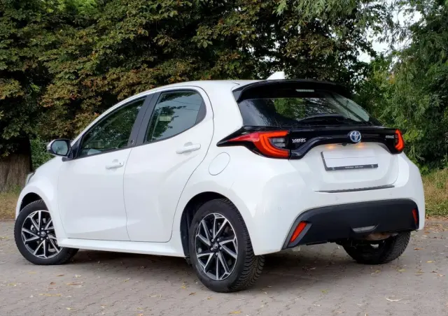 TOYOTA Yaris Hybrid 1.5 Comfort