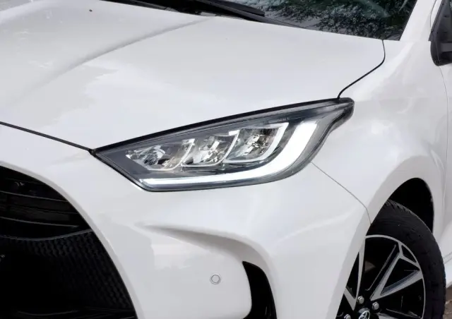 TOYOTA Yaris Hybrid 1.5 Comfort