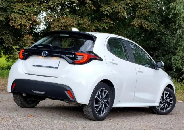 TOYOTA Yaris Hybrid 1.5 Comfort