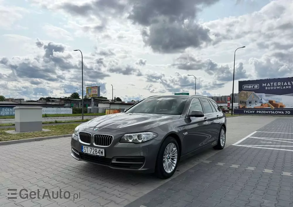 BMW Seria 5 525d xDrive Luxury Line