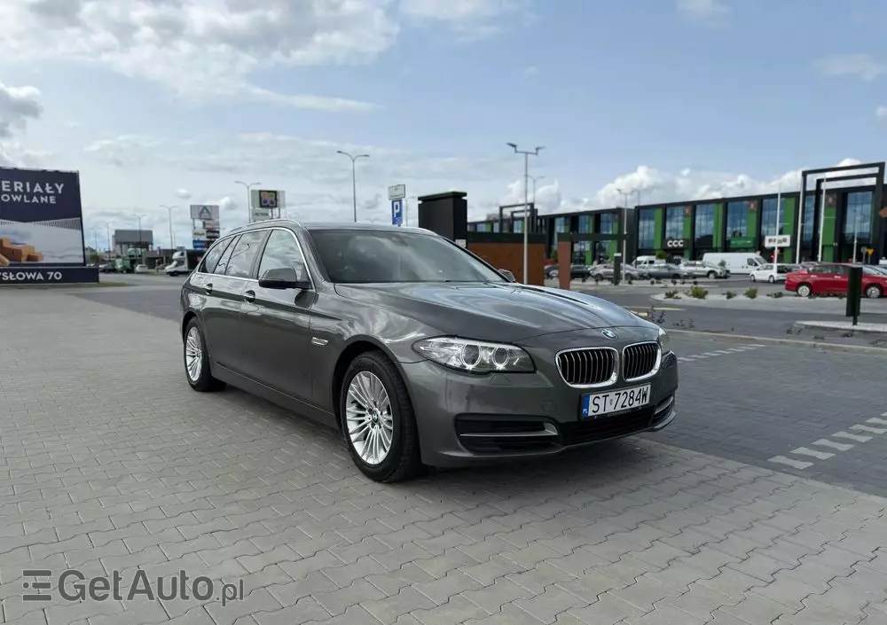 BMW Seria 5 525d xDrive Luxury Line