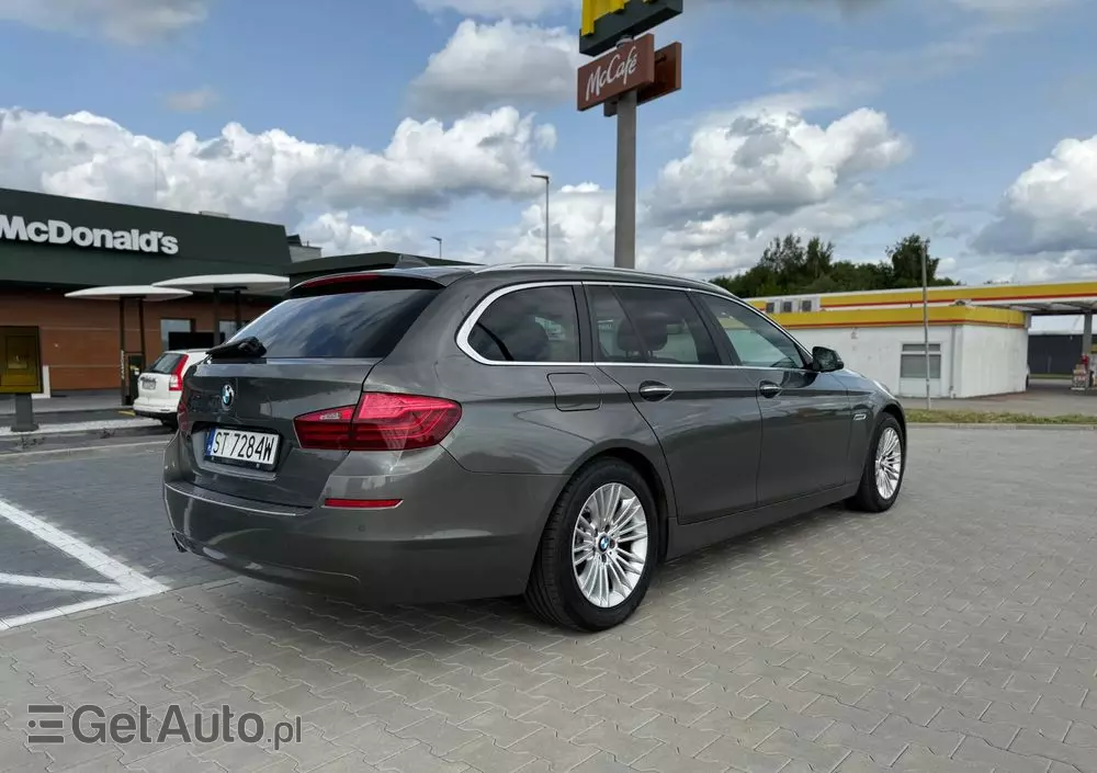 BMW Seria 5 525d xDrive Luxury Line