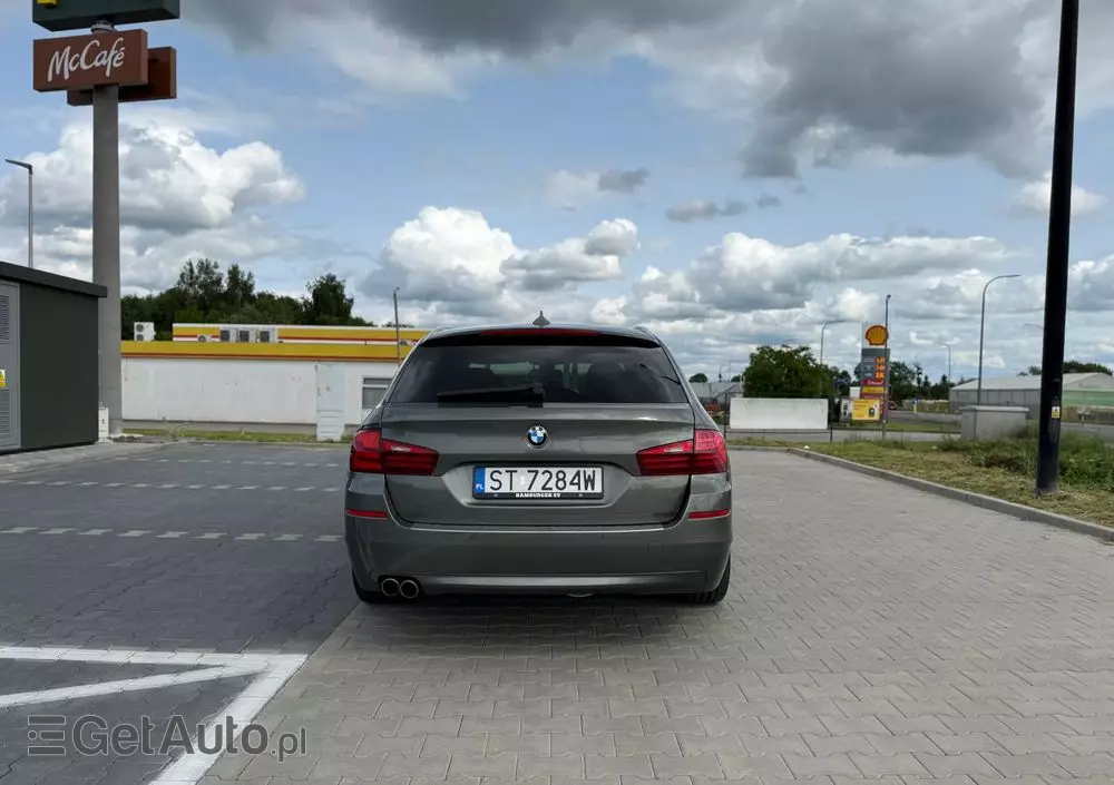 BMW Seria 5 525d xDrive Luxury Line