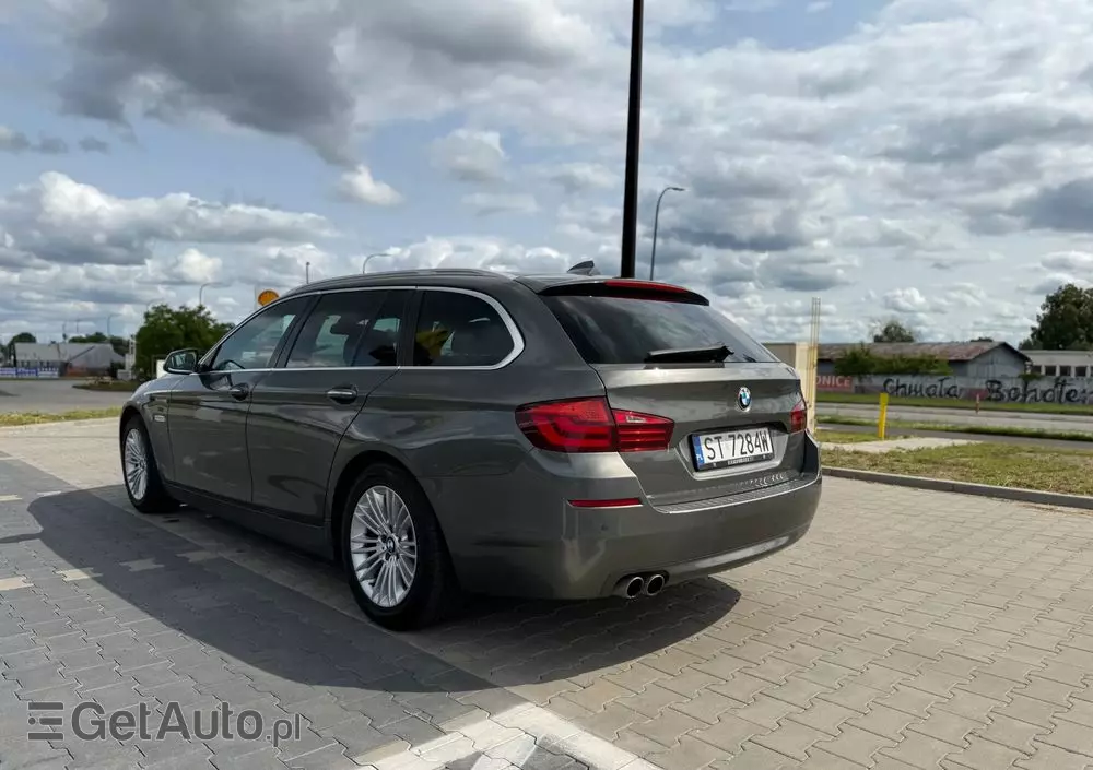 BMW Seria 5 525d xDrive Luxury Line