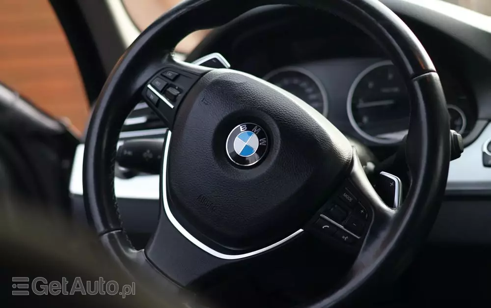 BMW Seria 5 525d xDrive Luxury Line