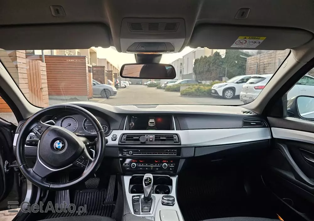 BMW Seria 5 525d xDrive Luxury Line