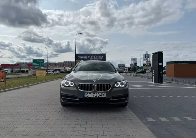 BMW Seria 5 525d xDrive Luxury Line
