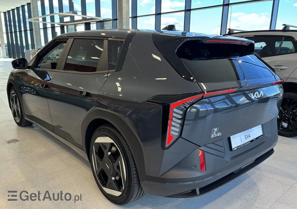 KIA EV4 