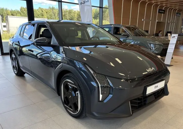 KIA EV4 