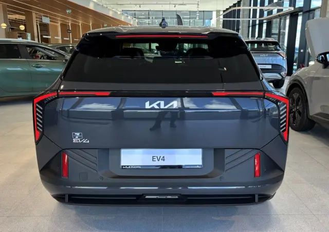 KIA EV4 
