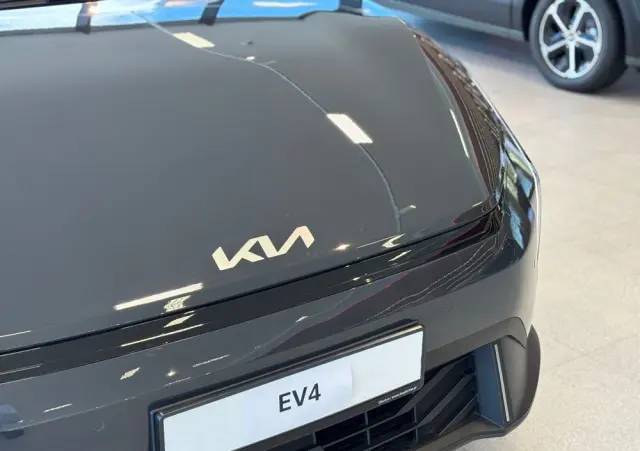 KIA EV4 