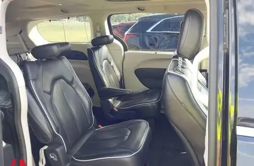 CHRYSLER Pacifica 