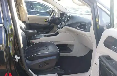 CHRYSLER Pacifica 