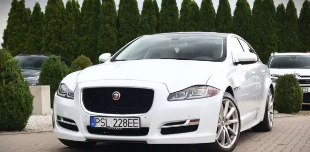 JAGUAR XJ 