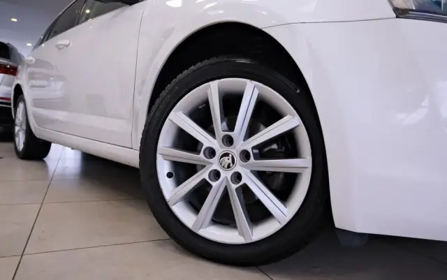 SKODA Octavia 1.6 TDI Elegance