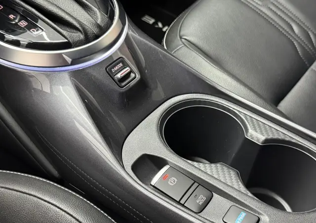 NISSAN Juke 1.6 Hybrid 4AMT Tekna