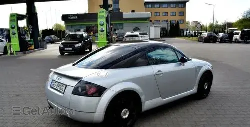 AUDI TT 