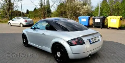 AUDI TT 