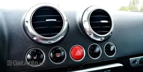 AUDI TT 
