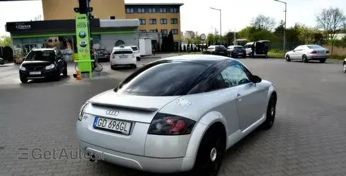 AUDI TT 