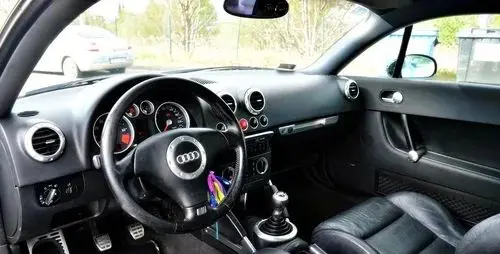 AUDI TT 