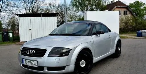 AUDI TT 