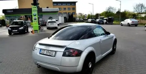 AUDI TT 