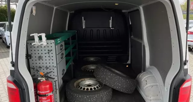 VOLKSWAGEN Transporter 