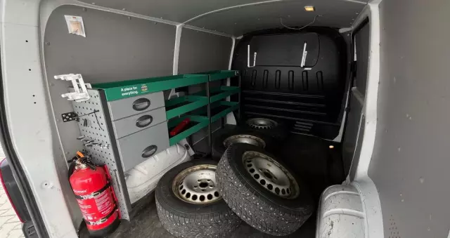 VOLKSWAGEN Transporter 