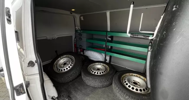 VOLKSWAGEN Transporter 