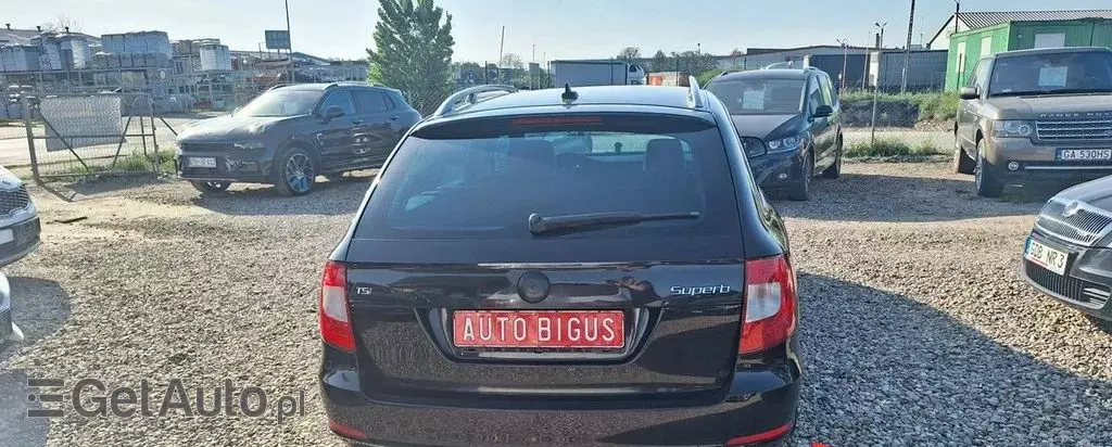 SKODA Superb 