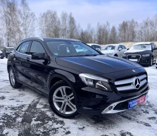 MERCEDES-BENZ GLA 