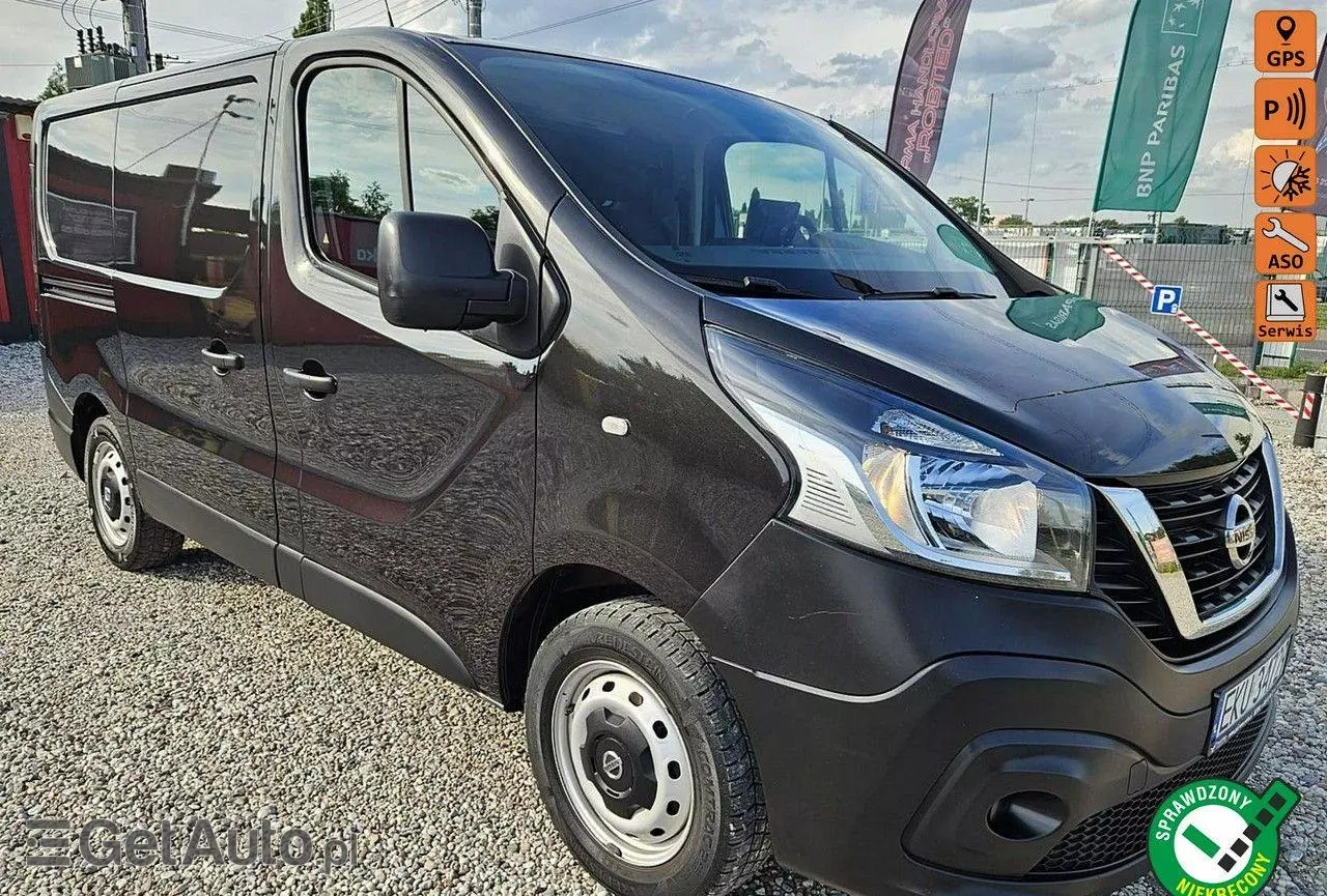 NISSAN NV300 