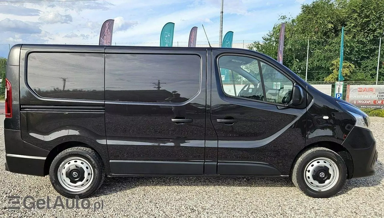 NISSAN NV300 