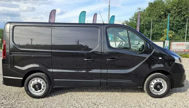 NISSAN NV300 