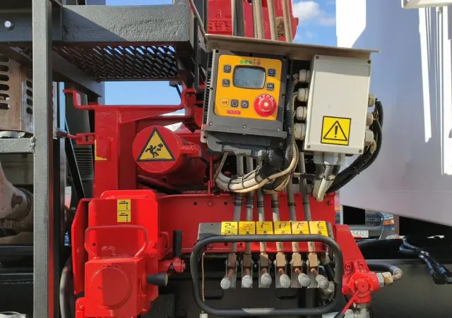 RENAULT Kerax 26.370  6x4 Mocny HDS FASSI F110 