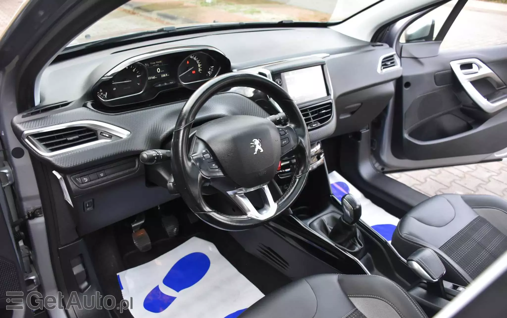 PEUGEOT 2008 PureTech 110 Stop&Start Crossway