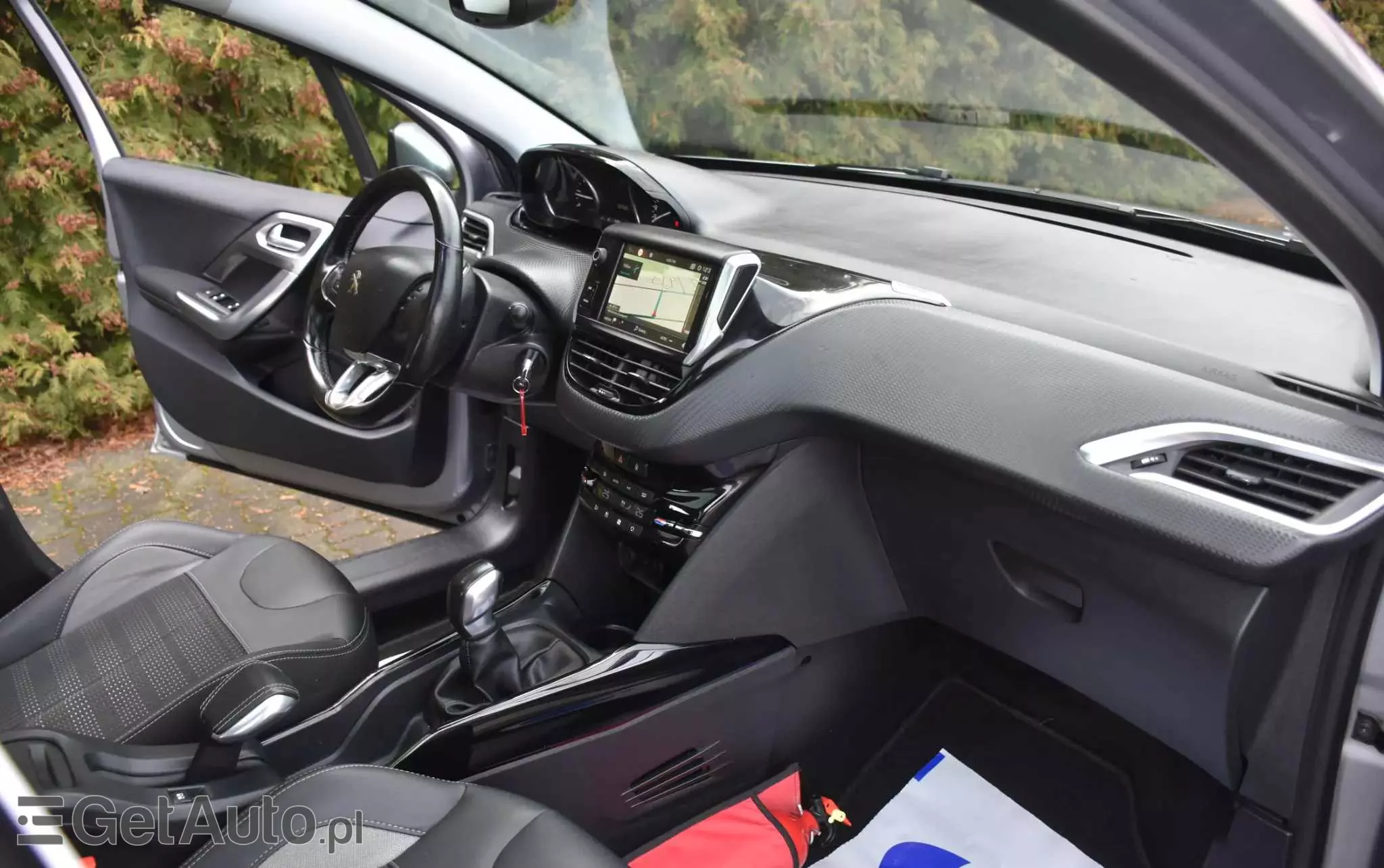 PEUGEOT 2008 PureTech 110 Stop&Start Crossway