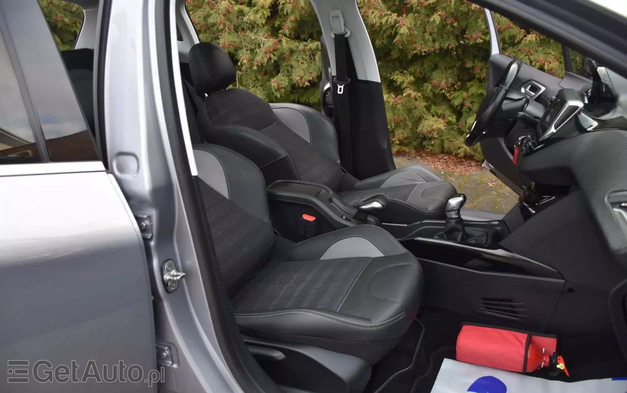 PEUGEOT 2008 PureTech 110 Stop&Start Crossway