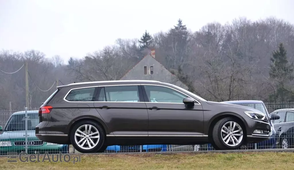 VOLKSWAGEN Passat 
