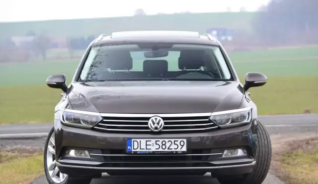 VOLKSWAGEN Passat 