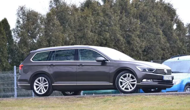 VOLKSWAGEN Passat 